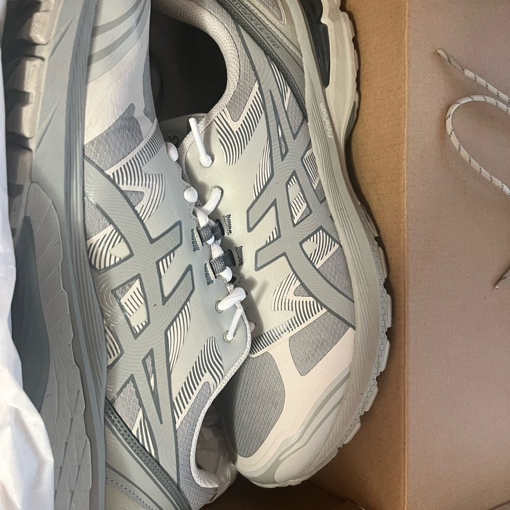 ASICS Gel Terrain Seal Grey